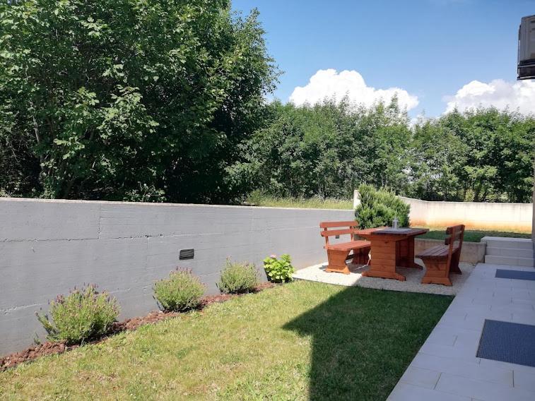 Apartments Oleander Lovrecica-Residence With Pool מראה חיצוני תמונה