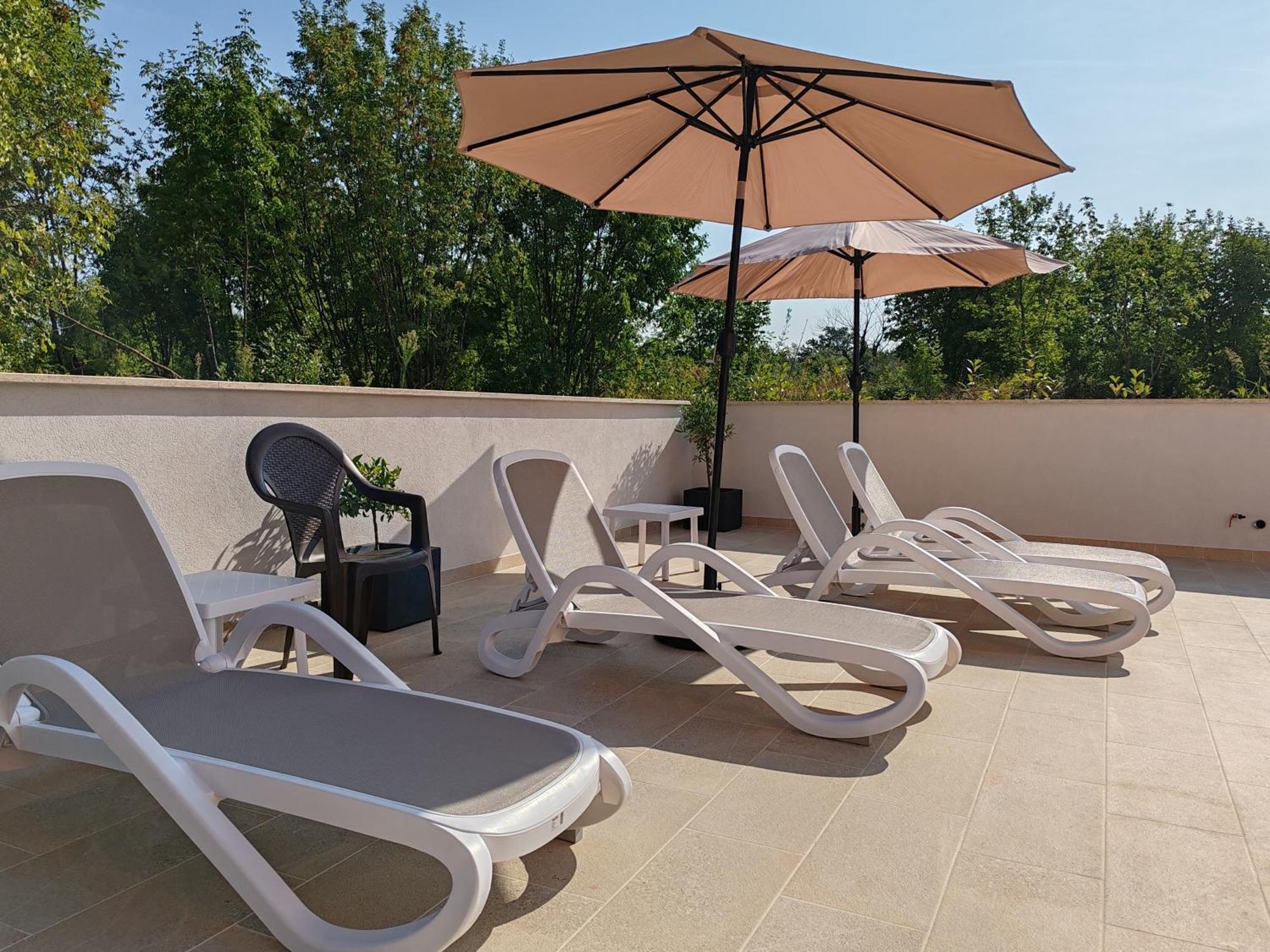 Apartments Oleander Lovrecica-Residence With Pool מראה חיצוני תמונה