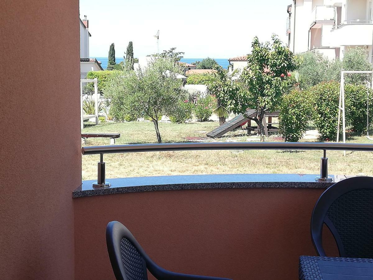 Apartments Oleander Lovrecica-Residence With Pool מראה חיצוני תמונה