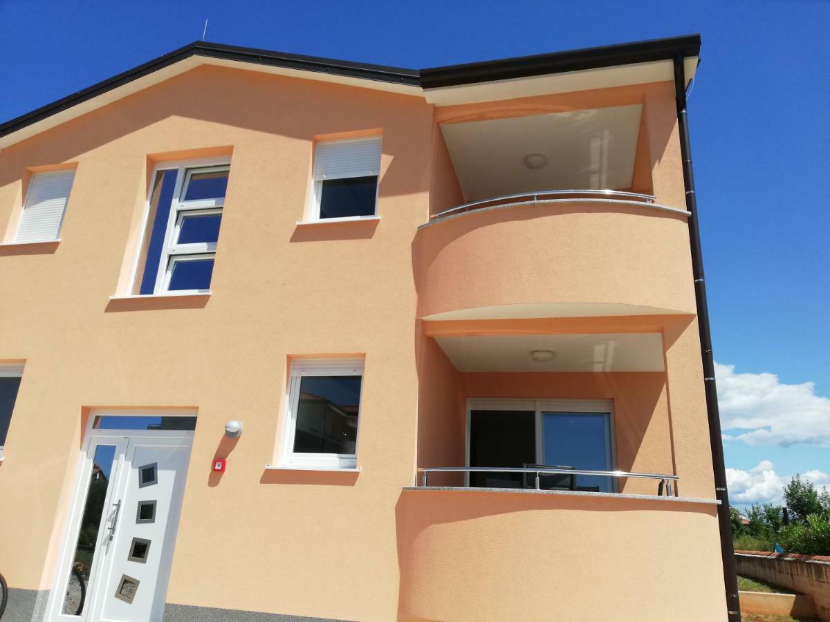 Apartments Oleander Lovrecica-Residence With Pool מראה חיצוני תמונה